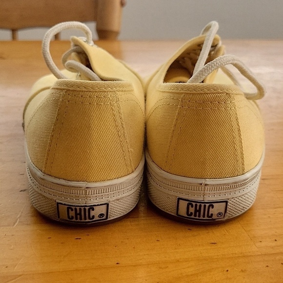 Chic size 9.5 shoe - Picture 3 of 4